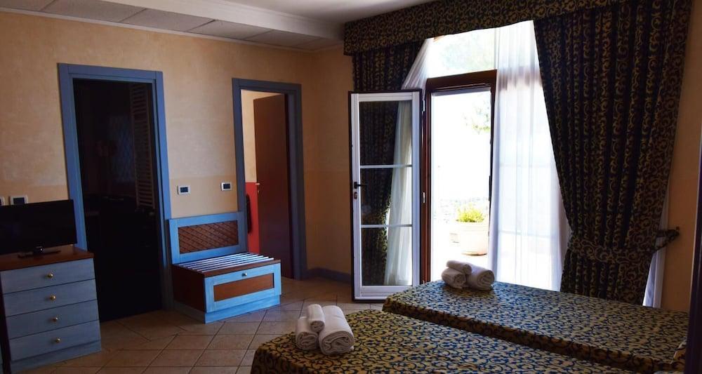 Hotel Residenza Del Golfo Прая а Маре Екстериор снимка