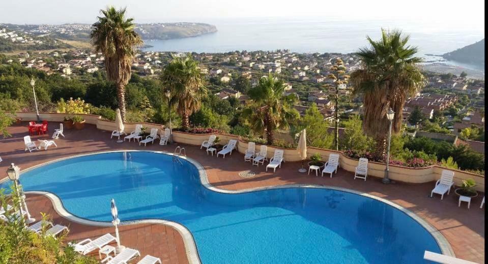 Hotel Residenza Del Golfo Прая а Маре Екстериор снимка