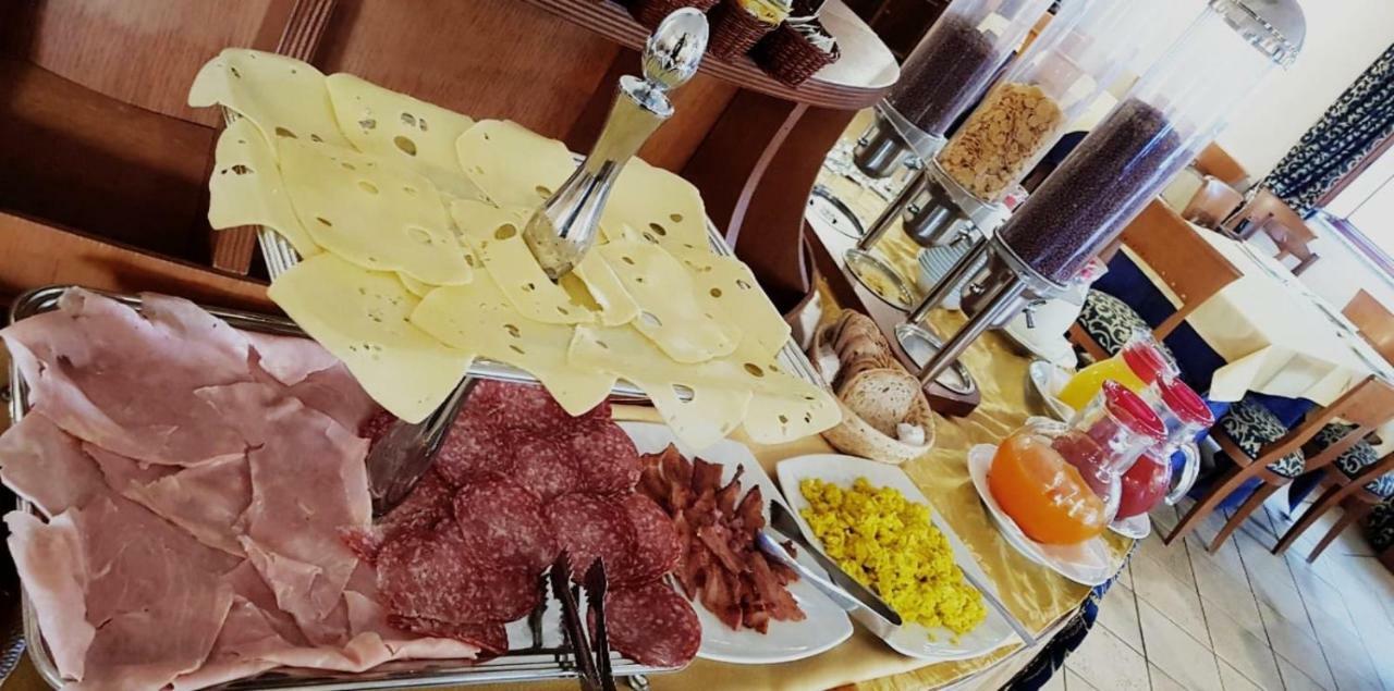 Hotel Residenza Del Golfo Прая а Маре Екстериор снимка